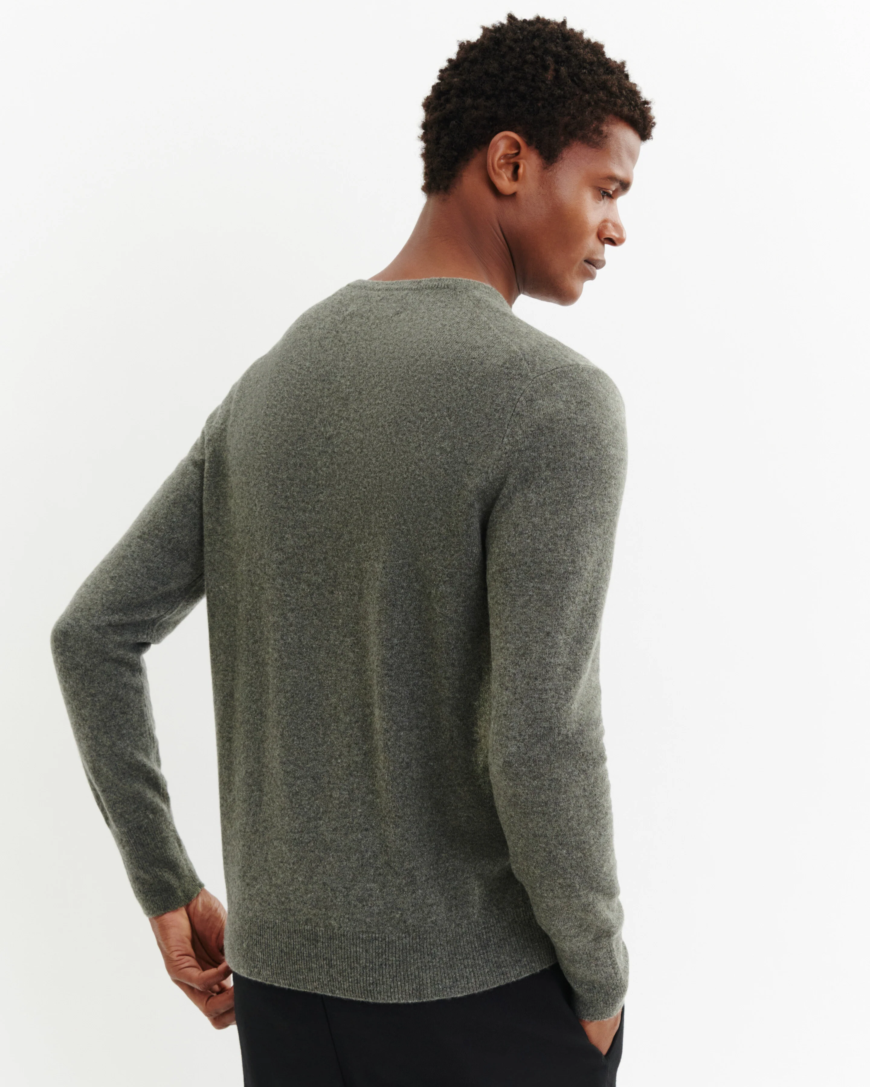 Pull col V classique - Image 3